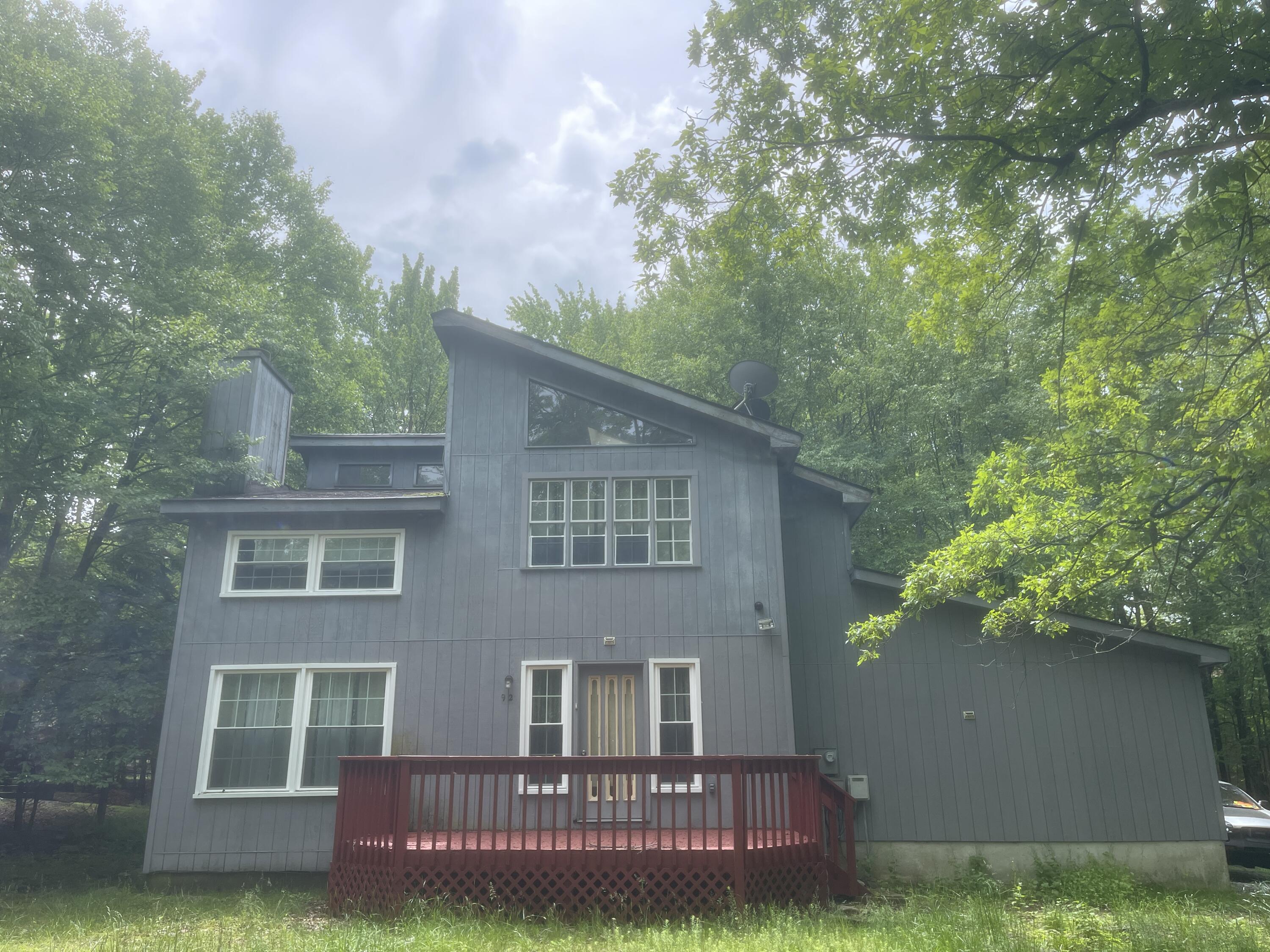 210 Oakenshield Drive, Tamiment, Pennsylvania image 2
