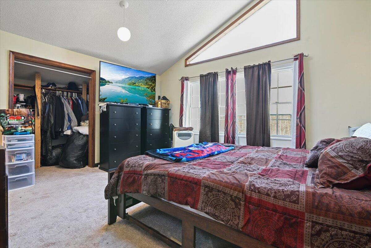 210 Oakenshield Drive, Tamiment, Pennsylvania image 24