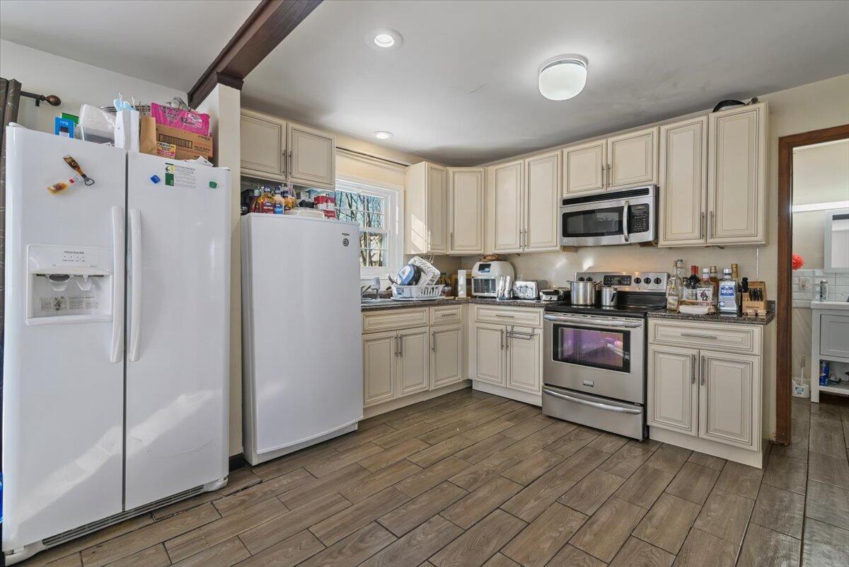 210 Oakenshield Drive, Tamiment, Pennsylvania image 19