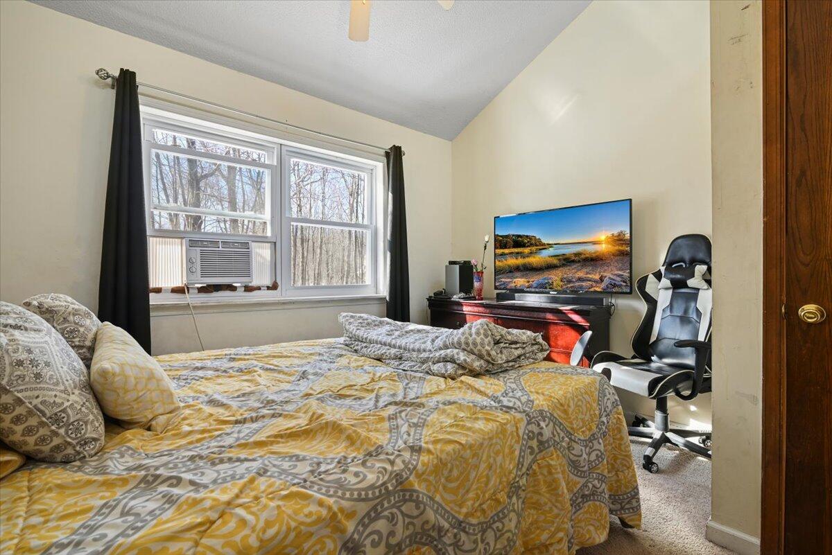 210 Oakenshield Drive, Tamiment, Pennsylvania image 29