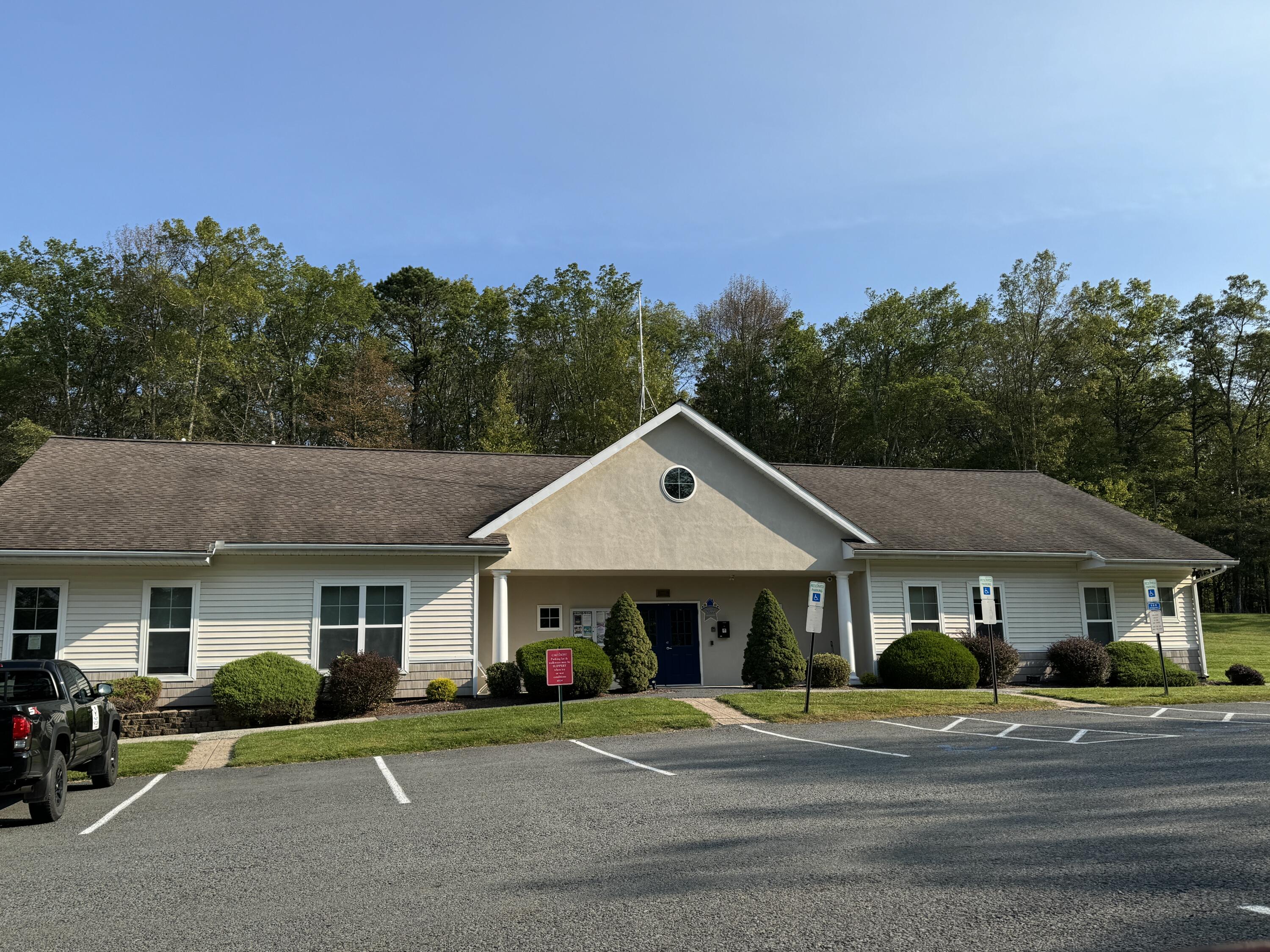 210 Oakenshield Drive, Tamiment, Pennsylvania image 32
