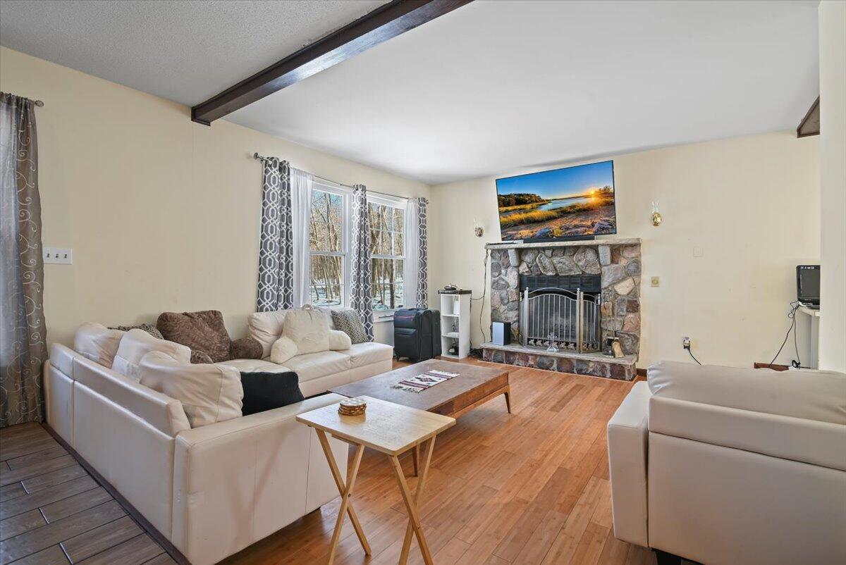 210 Oakenshield Drive, Tamiment, Pennsylvania image 11