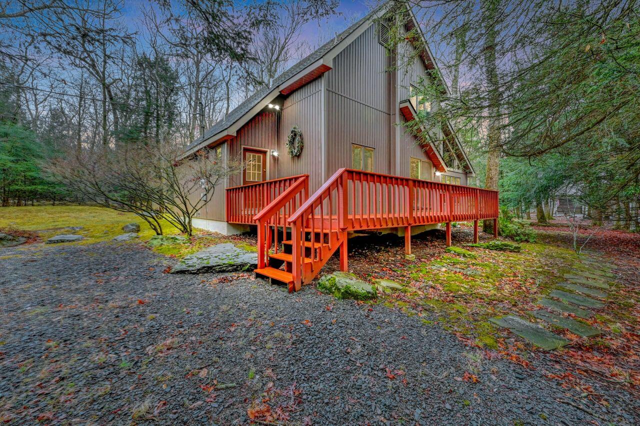 11 Dickey Mew, Albrightsville, Pennsylvania image 2