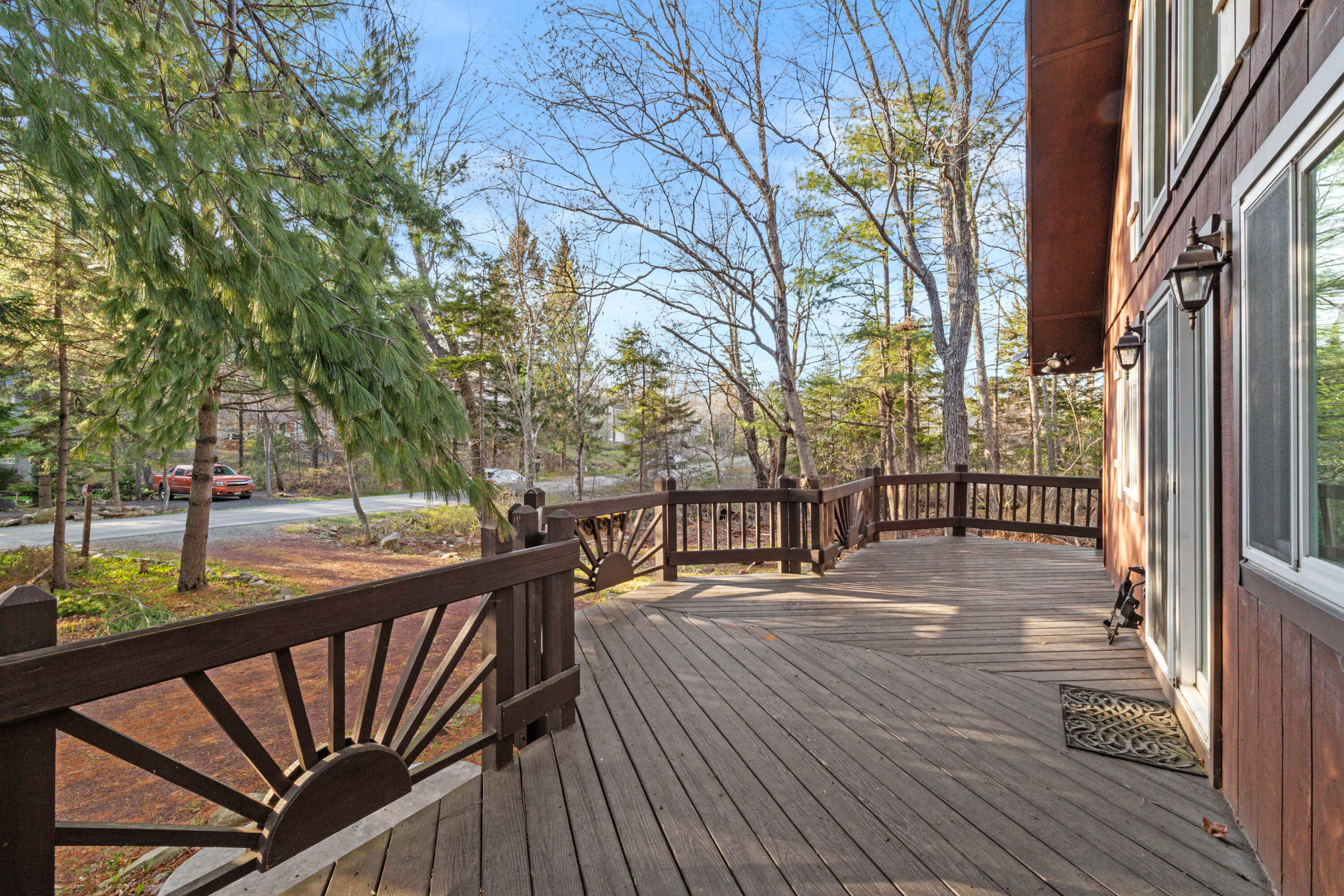521 Cayuga Drive, Tobyhanna, Pennsylvania image 3