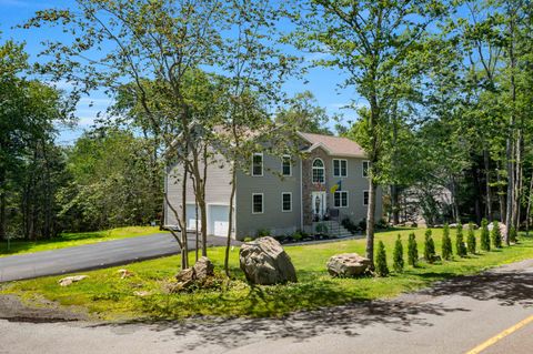 1204 Chandus Way Tobyhanna PA 18466