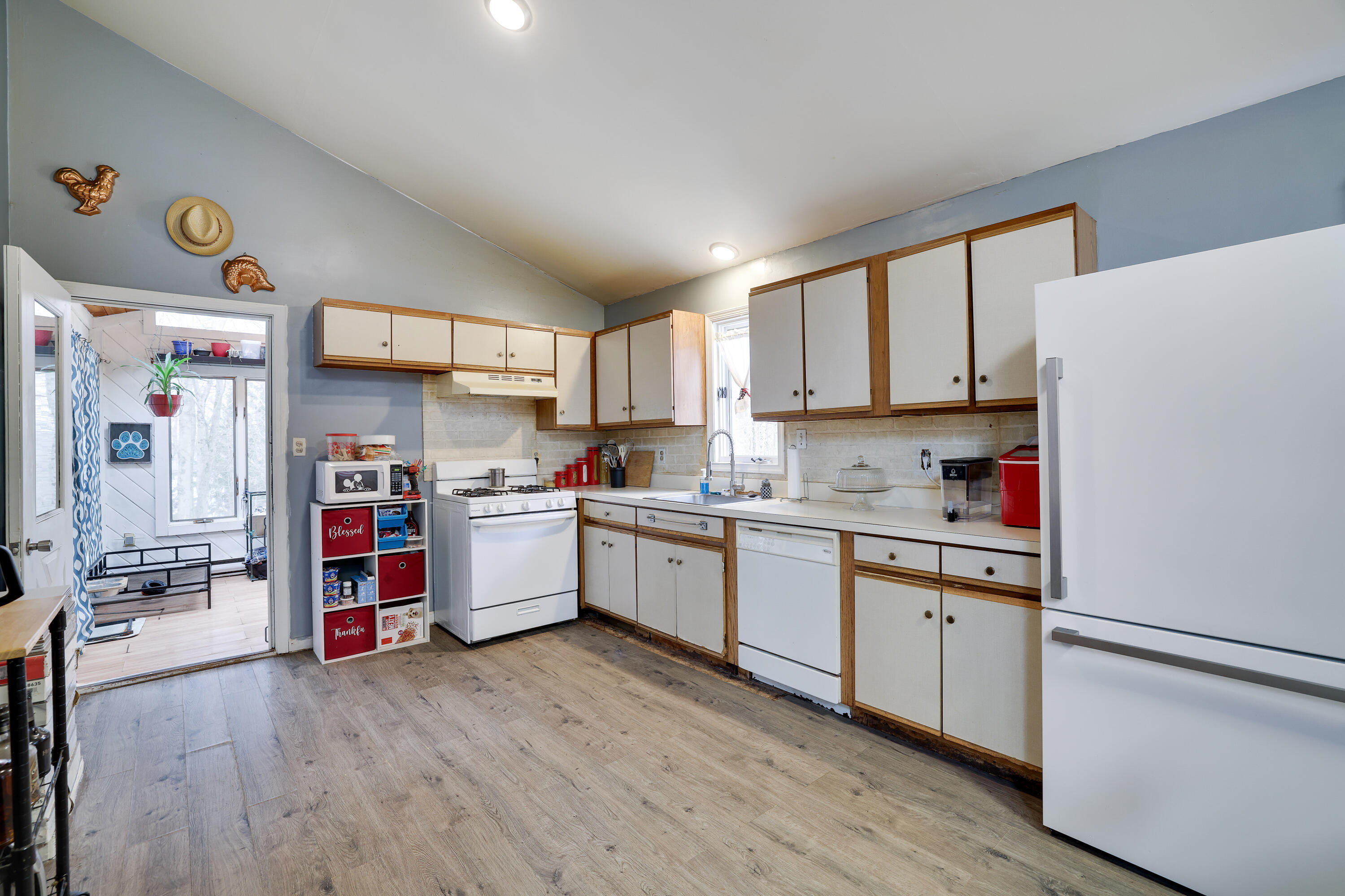 2218 Overlook Drive, Tobyhanna, Pennsylvania image 6