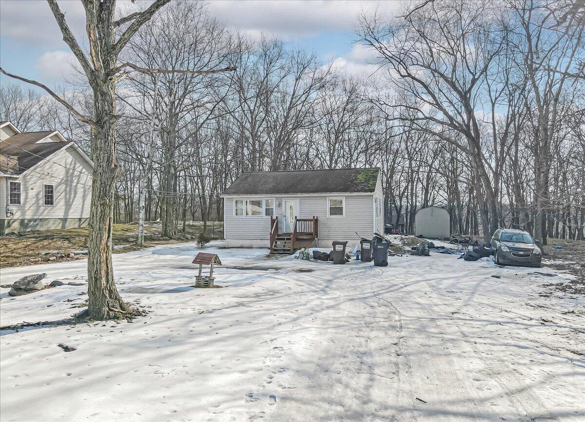 1148 Bluebird Lane, Bushkill, Pennsylvania image 5