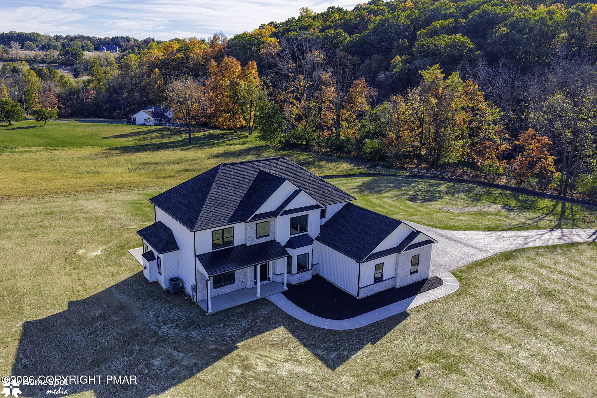 2805 Whitetail Deer Drive