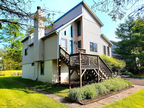 157 SEMINOLE Trail Tobyhanna PA 18466