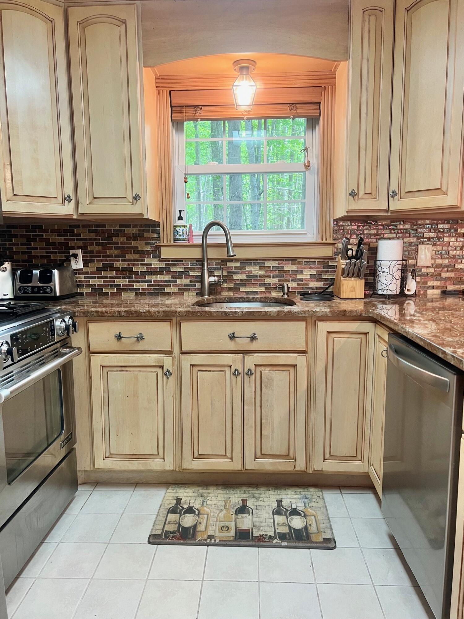 223 Outer Drive, Pocono Lake, Pennsylvania image 4