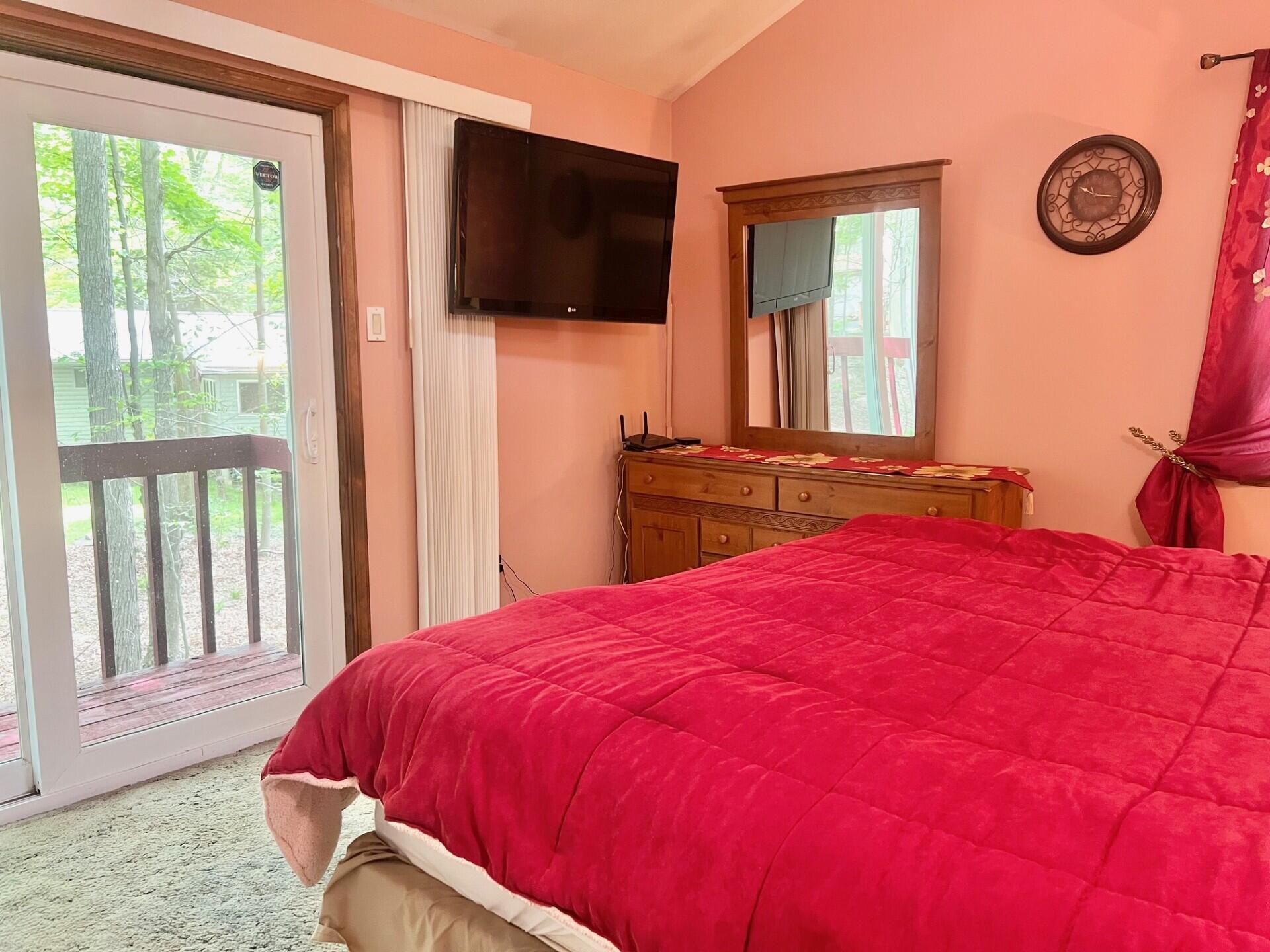 223 Outer Drive, Pocono Lake, Pennsylvania image 32