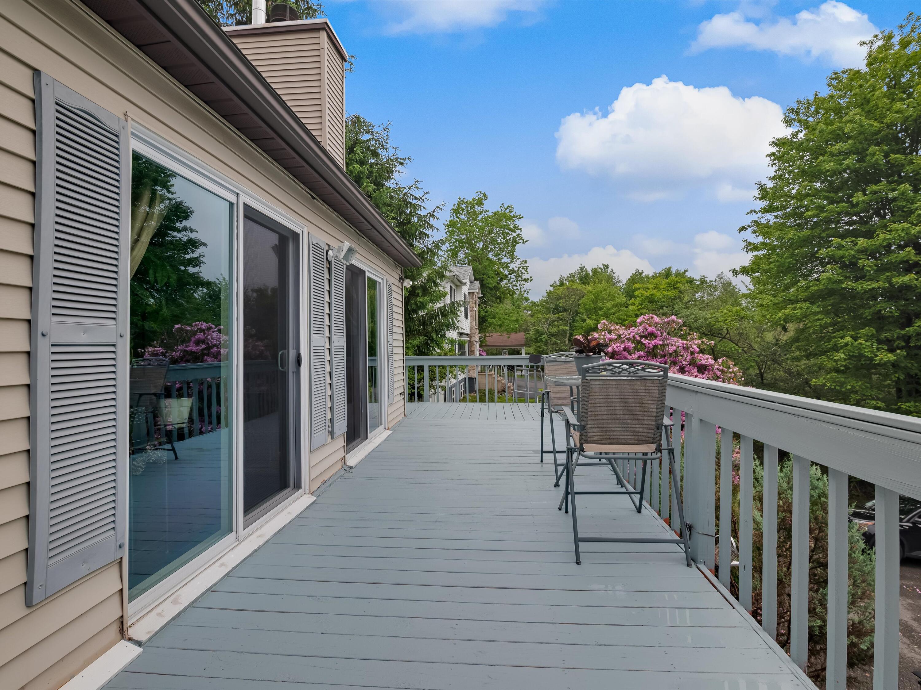 1651 Glade Drive, Long Pond, Pennsylvania image 6