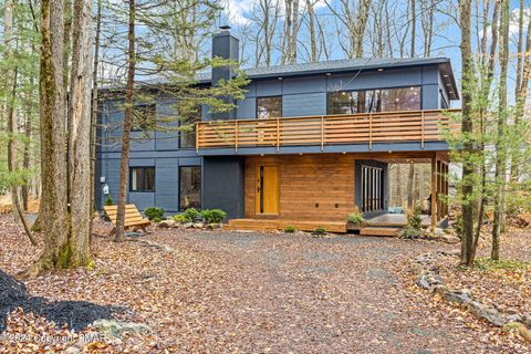 1142 Oakland Place Pocono Pines PA 18350
