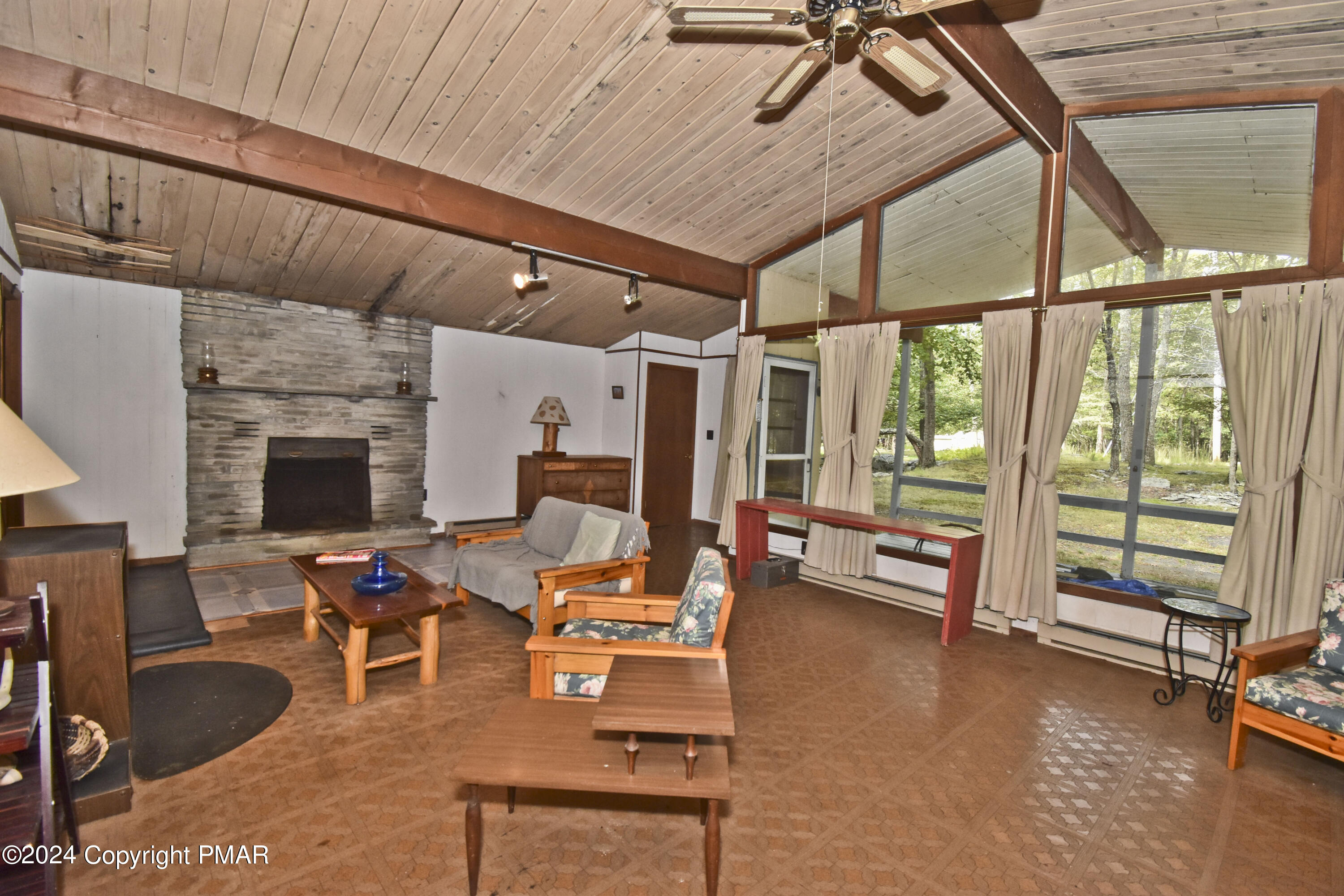 541 Hummingbird Court, Bushkill, Pennsylvania image 3