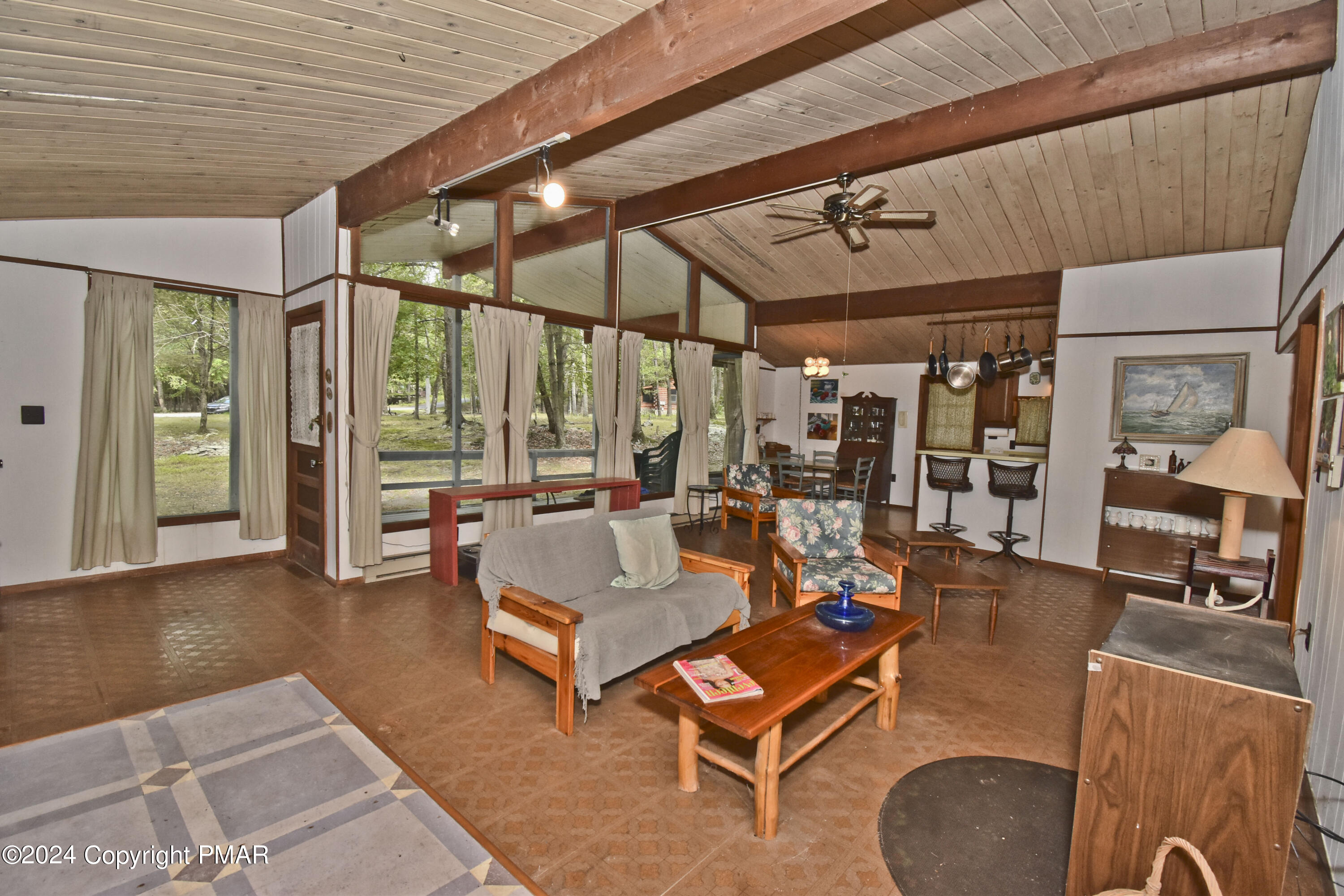 541 Hummingbird Court, Bushkill, Pennsylvania image 2