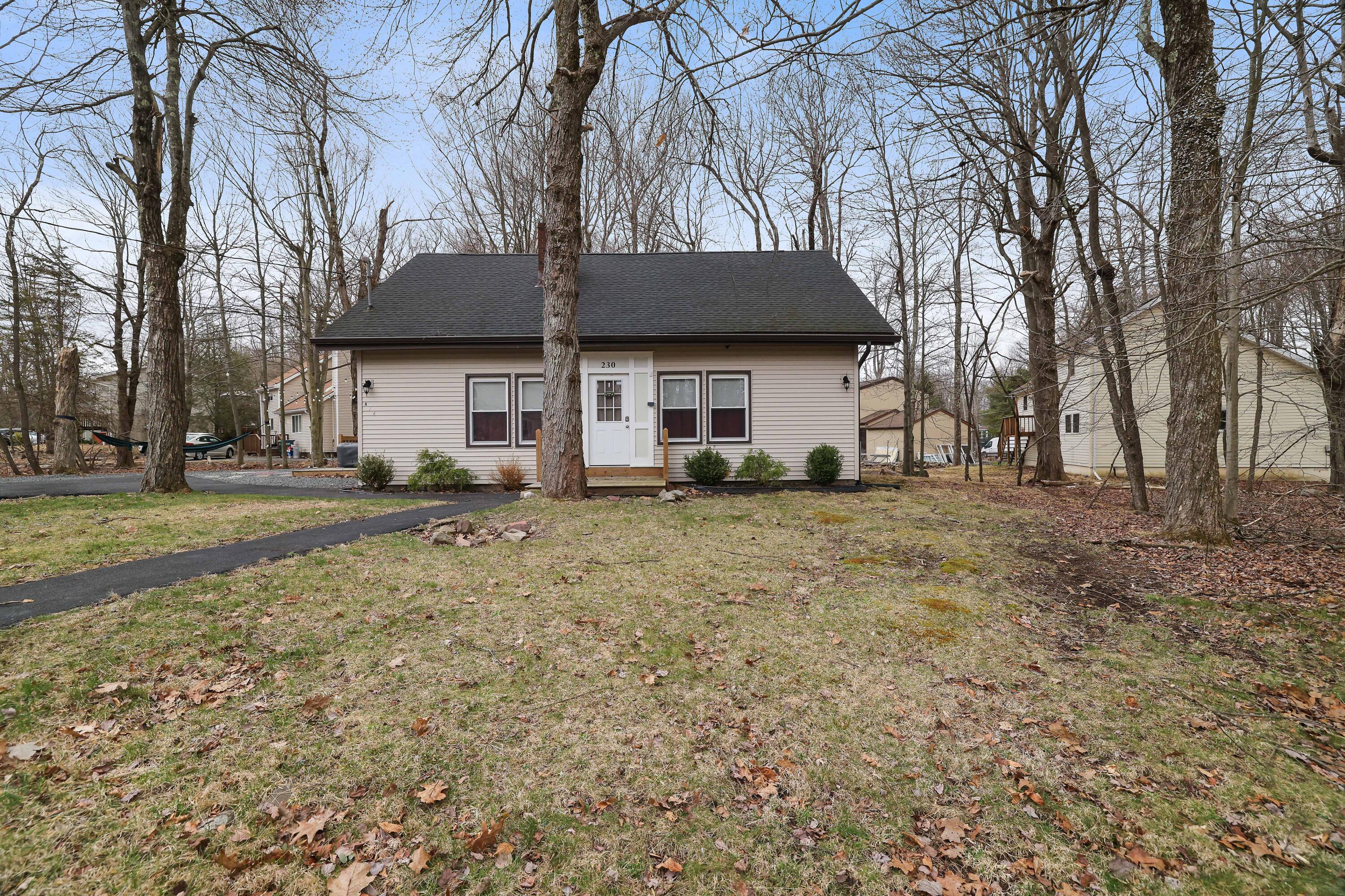 230 Greenbriar Circle, Tobyhanna, Pennsylvania image 1