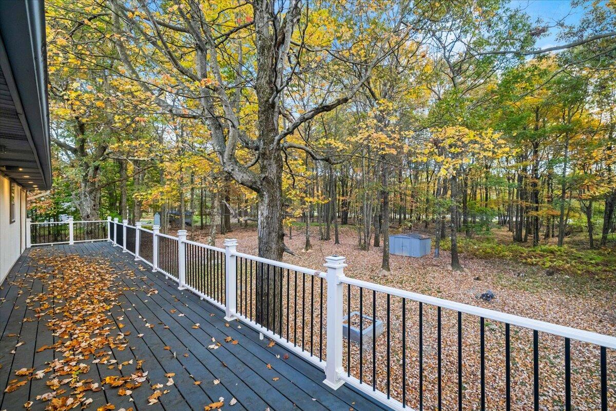1174 Glade Drive Dr, Long Pond, Pennsylvania image 4