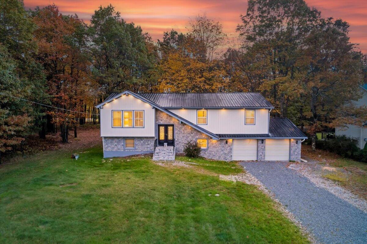 1174 Glade Drive Dr, Long Pond, Pennsylvania image 2