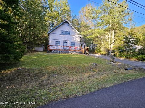 Homes For Sale - 222 Nadine Boulevard<br/> Pocono Summit, PA 18346