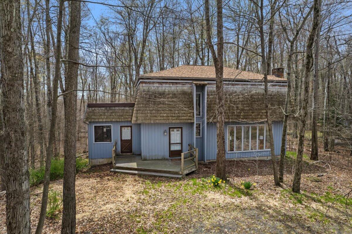 1232 Redwood Terrace, Pocono Pines, Pennsylvania image 2