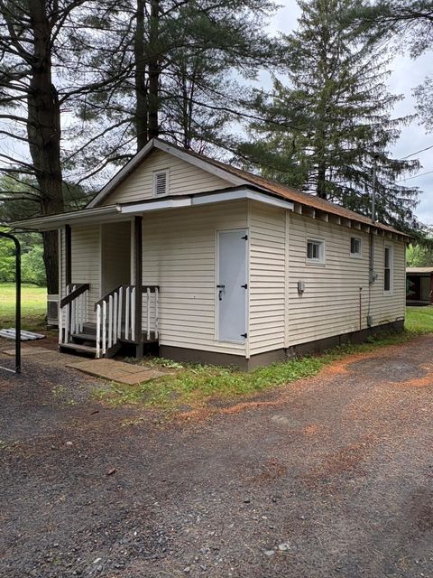 307 Cabin Lane East Stroudsburg PA 18301