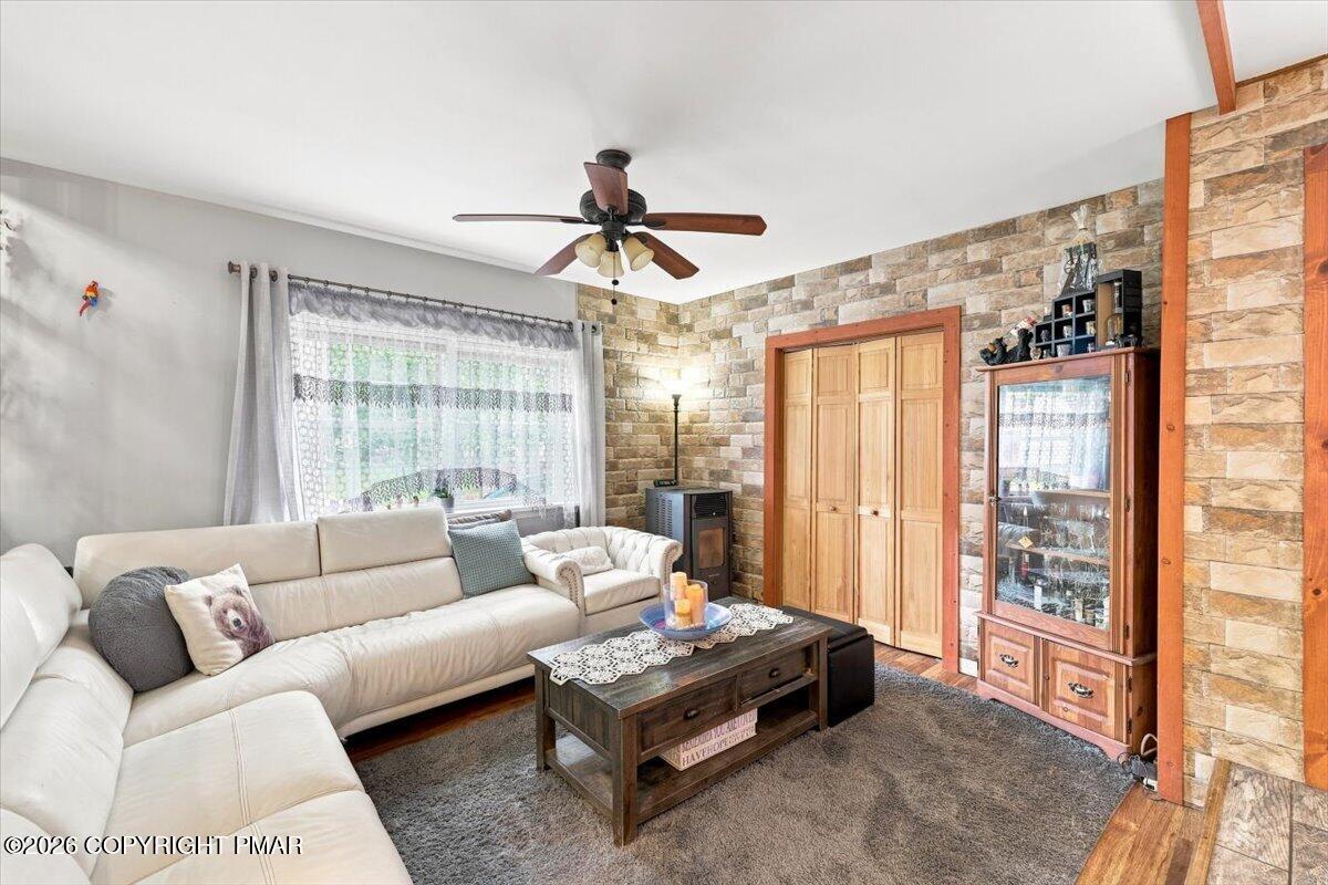 2385 Winding Way