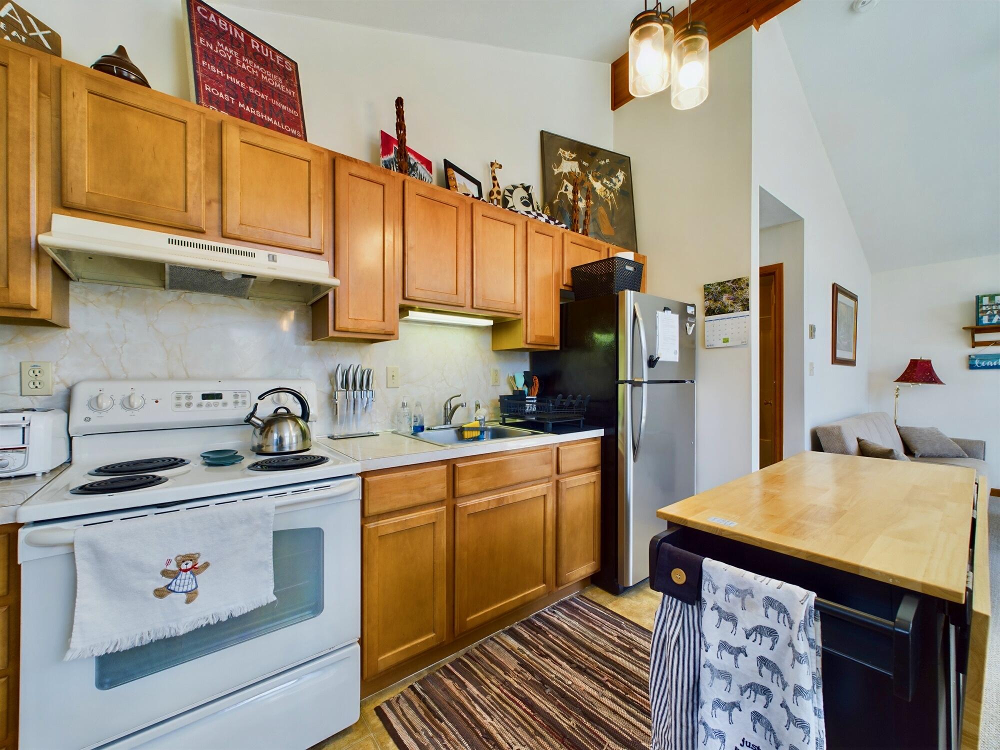 135 Tomhickon Trail
