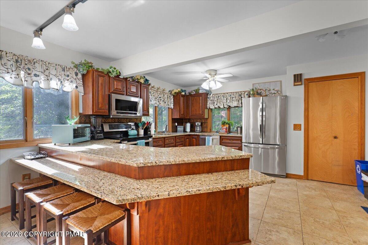 2208 Mohegan Court