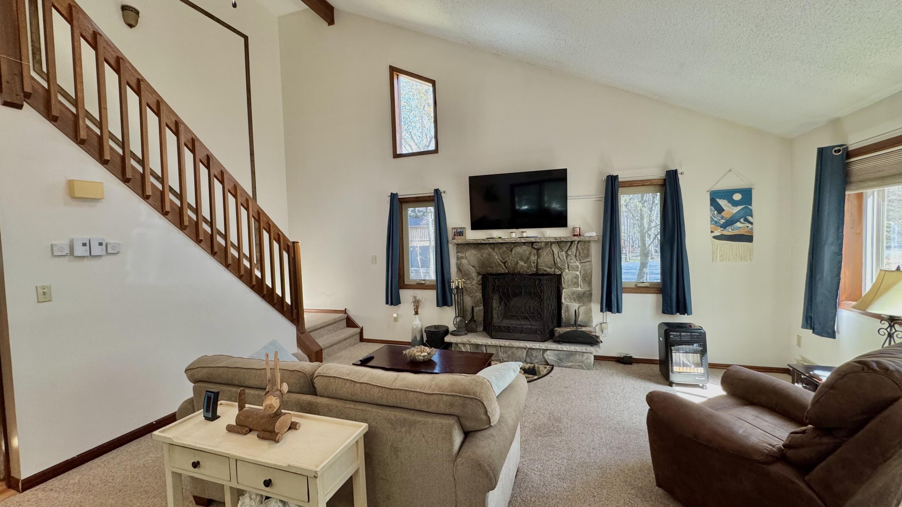 525 Towamensing Trail, Albrightsville, Pennsylvania image 7