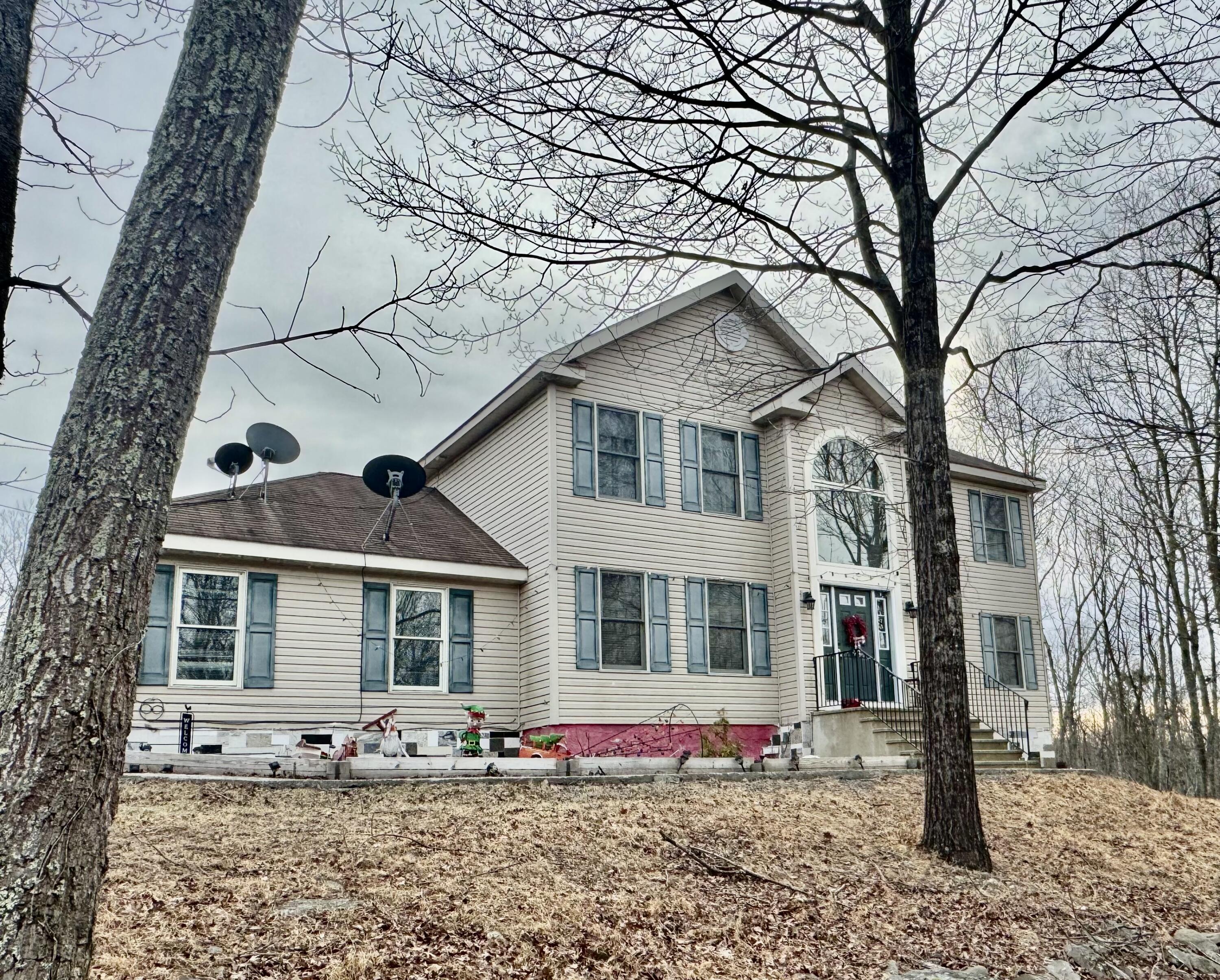 2685 Pocono Forested Drive, East Stroudsburg, Pennsylvania image 2