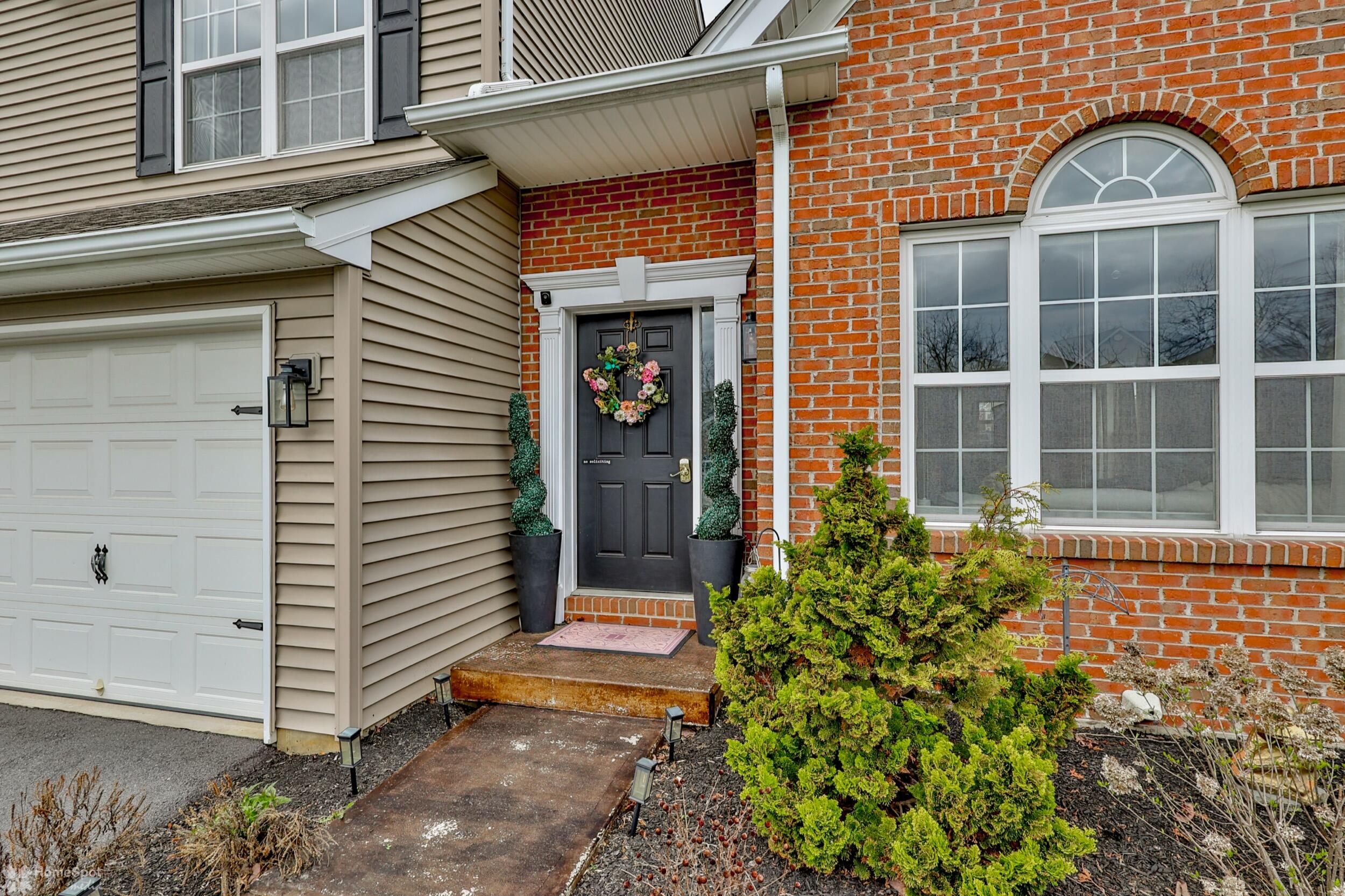 4035 Hemlock Drive, Coplay, Pennsylvania image 2