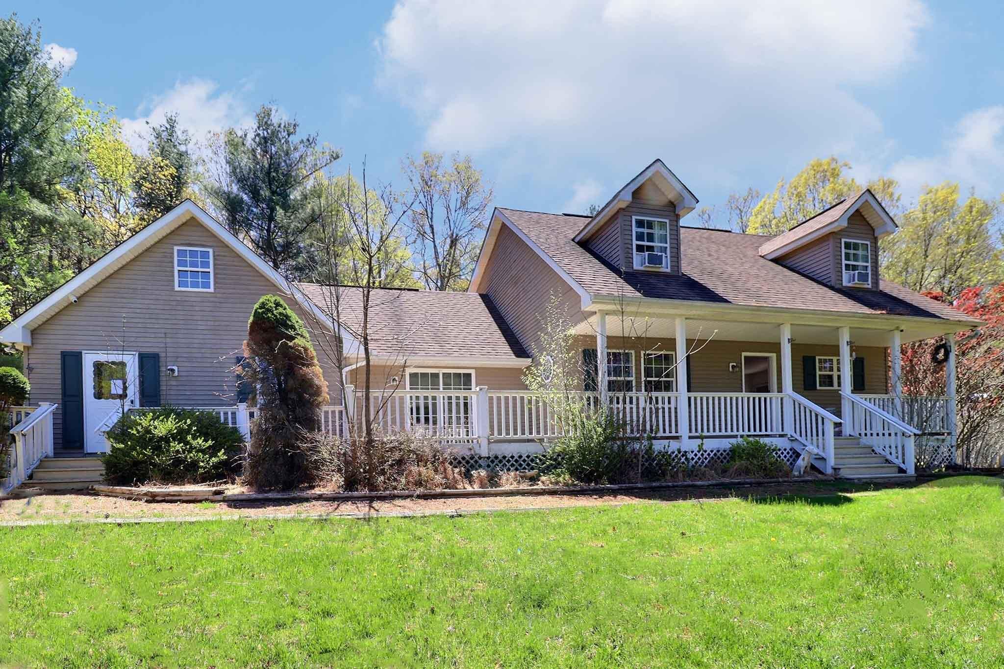 316 White Pine Drive, Stroudsburg, Pennsylvania image 1