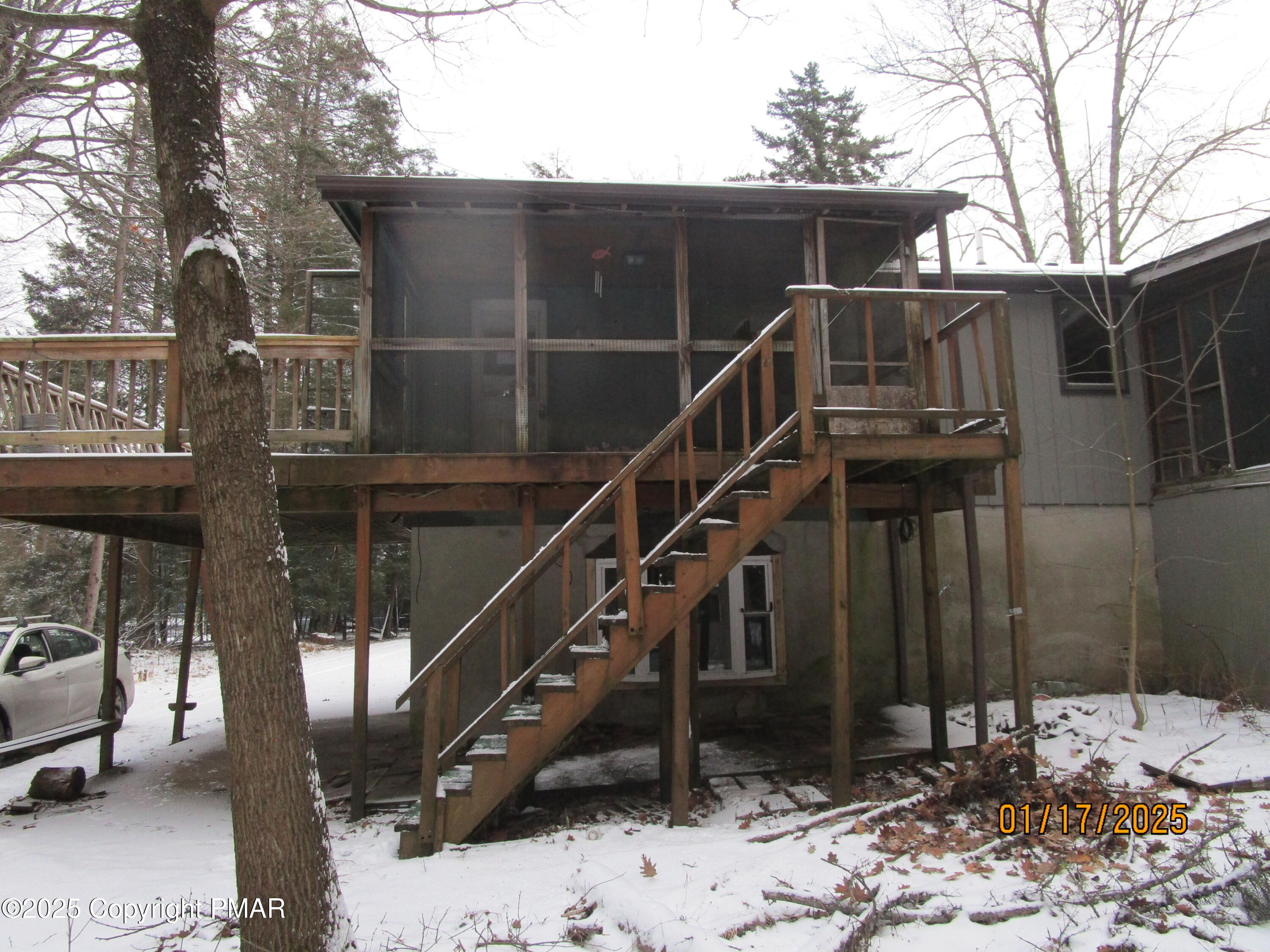 136 Pine Run, Pocono Lake, Pennsylvania image 1