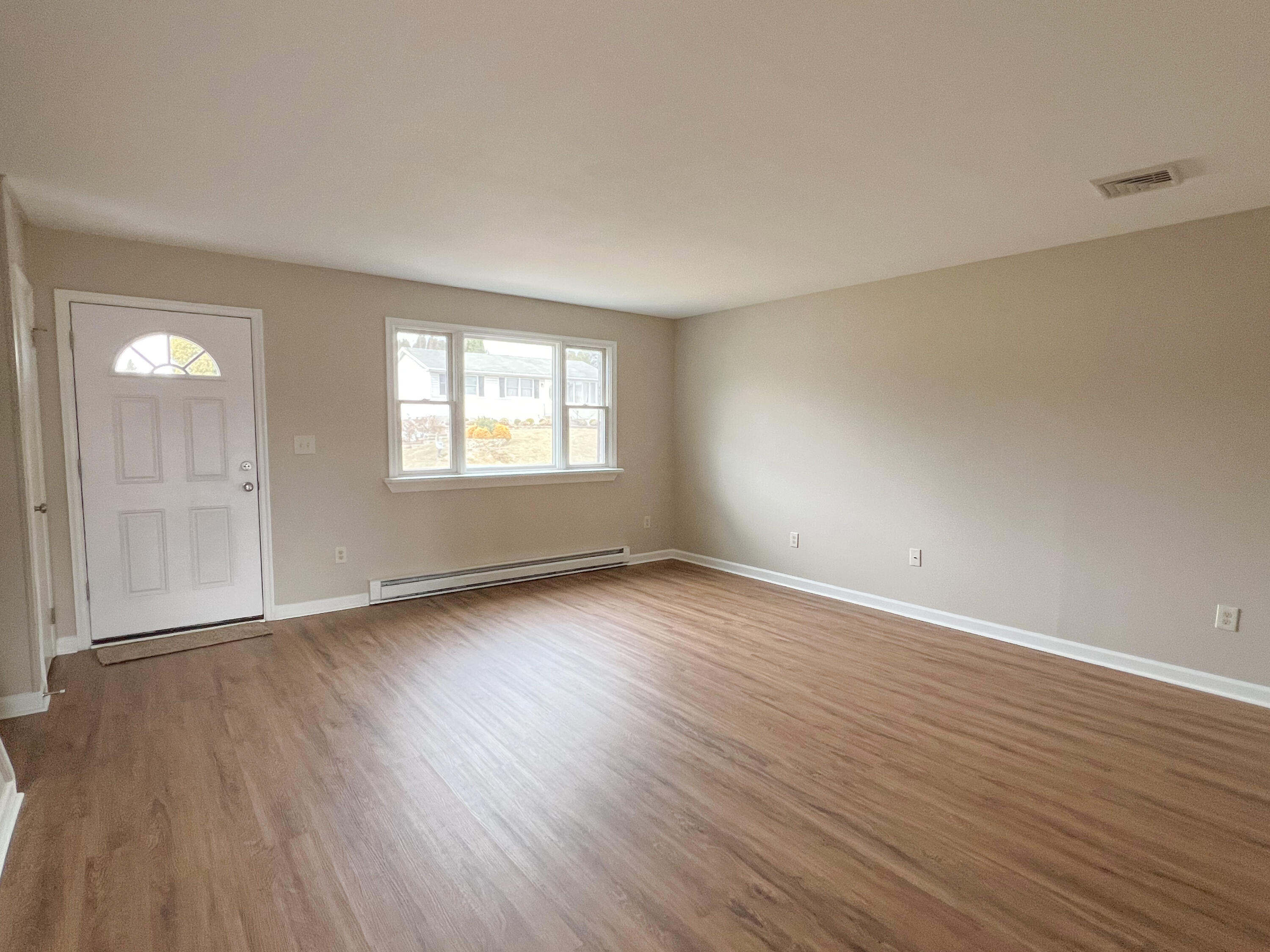 3296 Reeve Drive, Bethlehem, Pennsylvania image 2