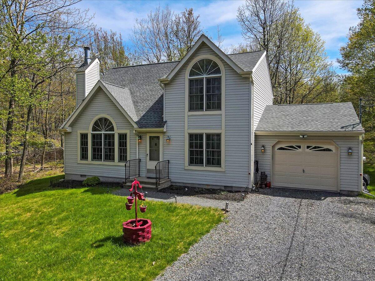 3310 Black Cherry Court, Long Pond, Pennsylvania image 4