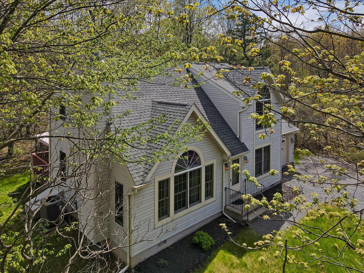 3310 Black Cherry Court, Long Pond, Pennsylvania image 11