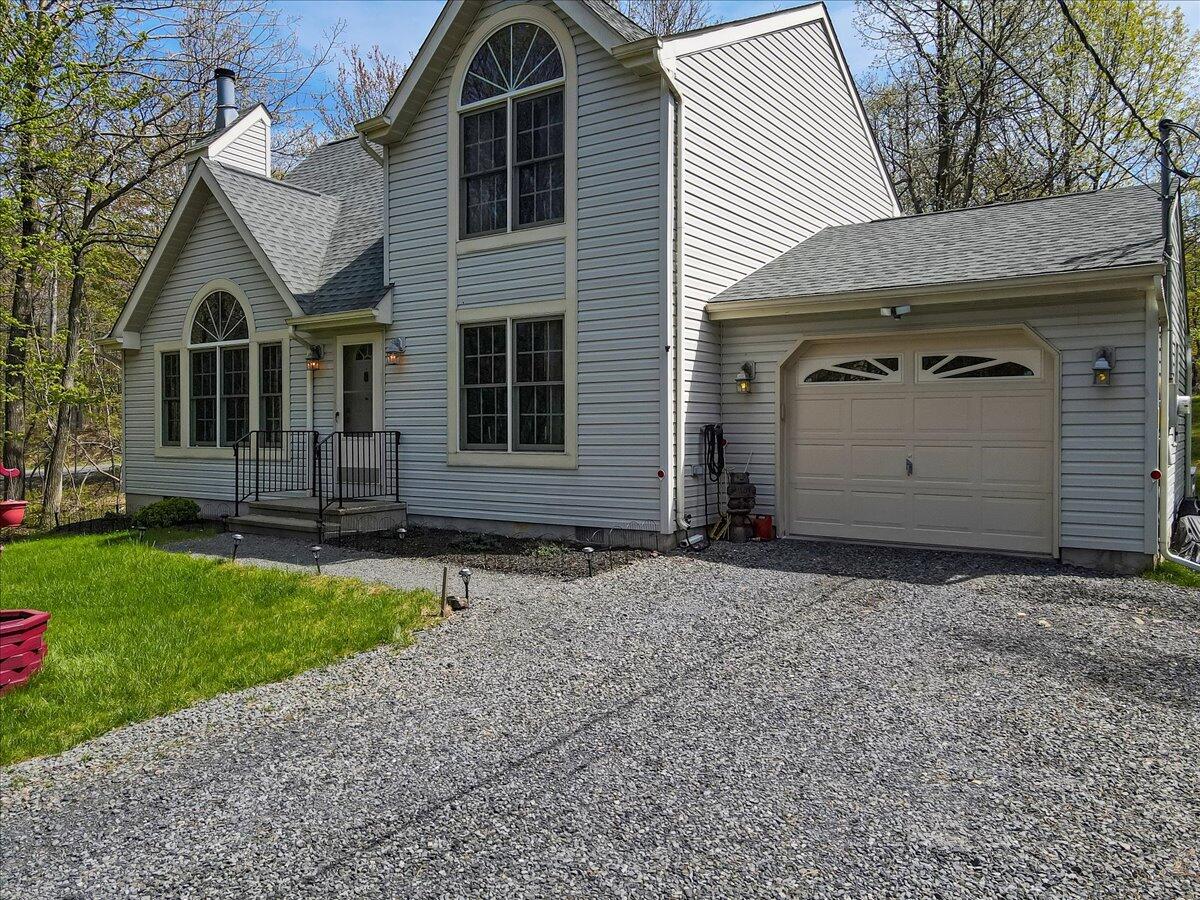 3310 Black Cherry Court, Long Pond, Pennsylvania image 8