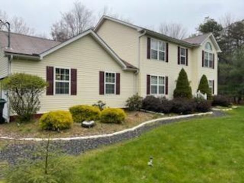 6322 LAUREL Road Pocono Summit PA 18346