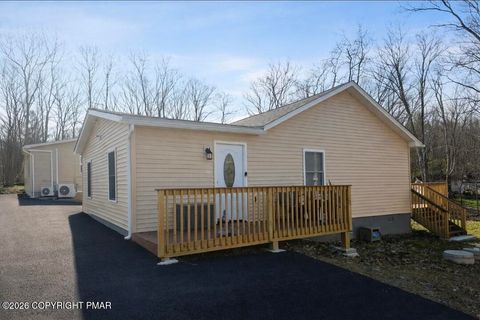 Homes For Sale - 126 Evergreen Drive<br/> Bushkill, PA 18324