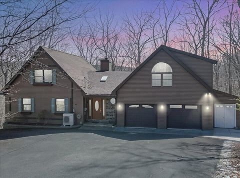 3127 Cherry Ridge Road Bushkill PA 18324