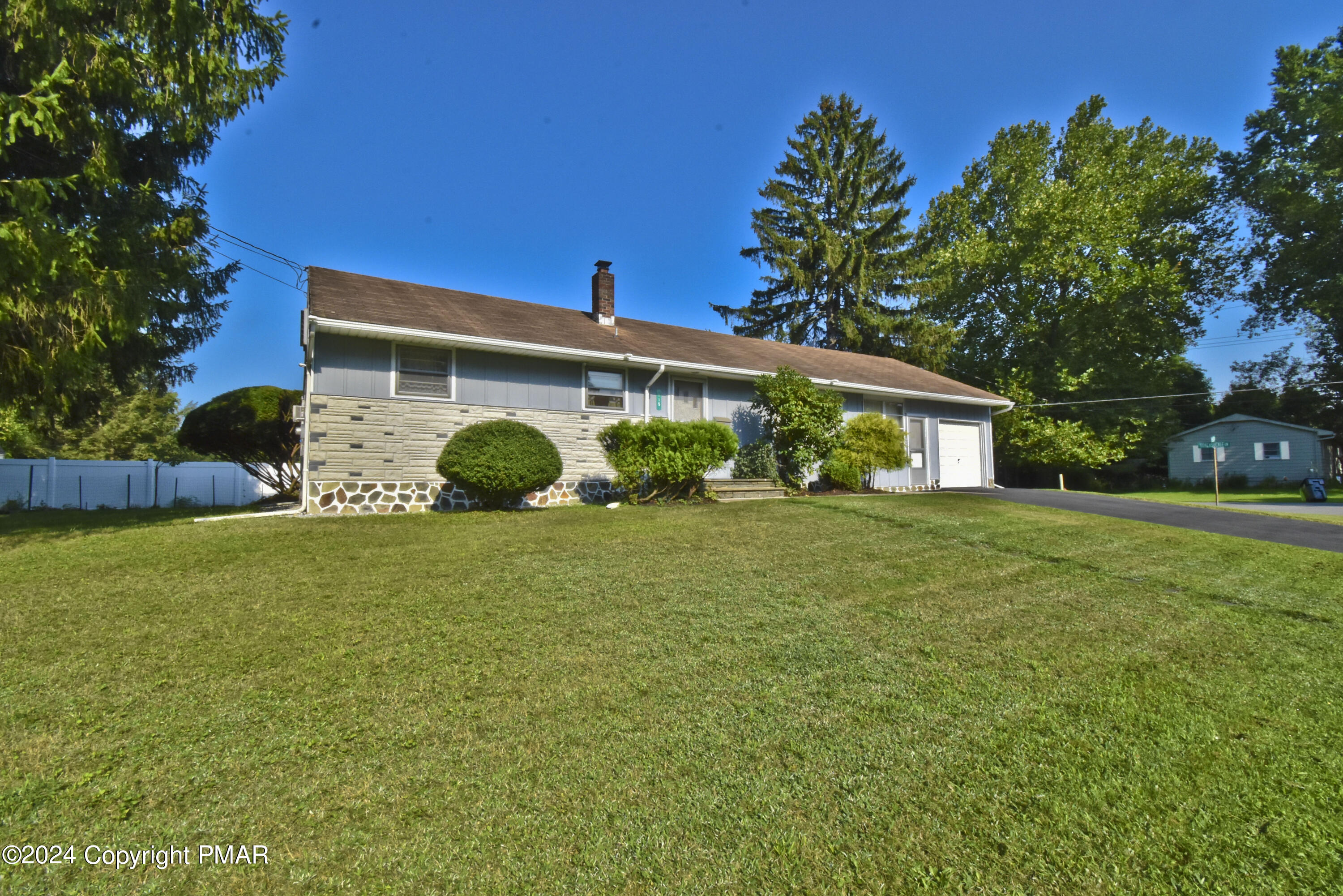 115 Hemlock Road, Stroudsburg, Pennsylvania image 42