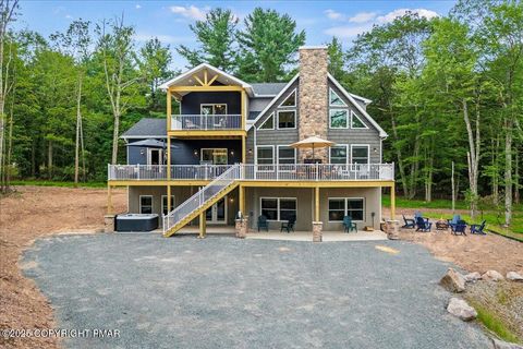 Homes For Sale - 217 S Lake Drive<br/> Lake Harmony, PA 18624