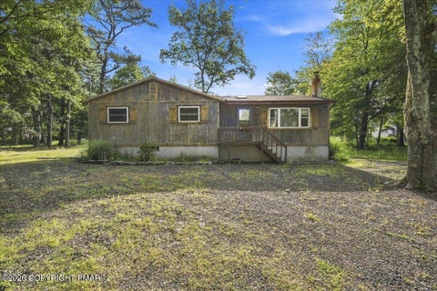 Homes For Sale - 129 Amos Circle<br/> Bushkill, PA 18324