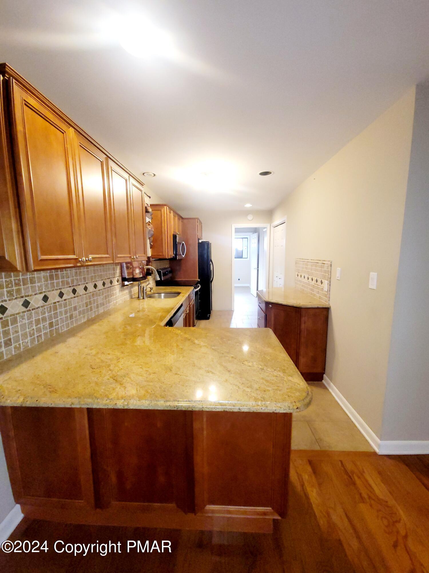 227 Ravenhill Road, Tamiment, Pennsylvania image 17