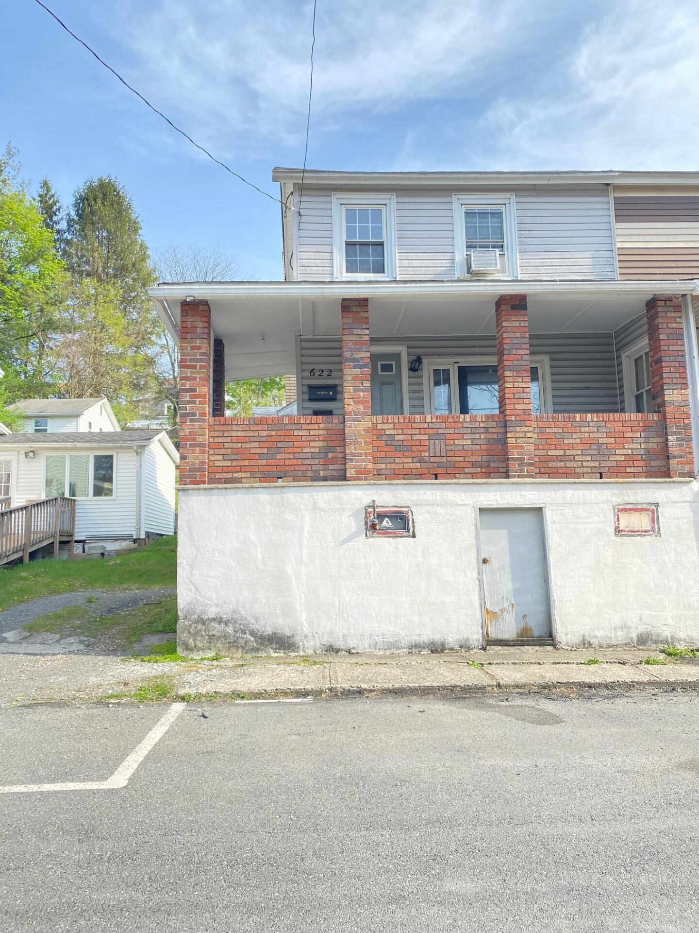 622 E Front Street, Lansford, Pennsylvania image 1