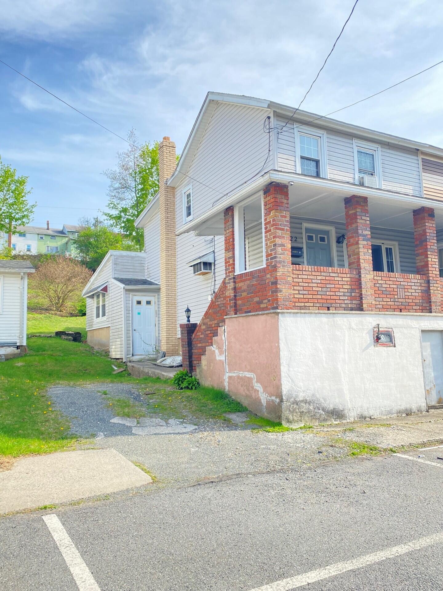 622 E Front Street, Lansford, Pennsylvania image 2