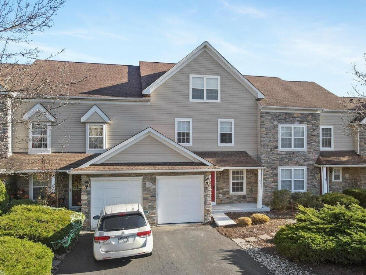 54 Lower Ridge View Circle #UNIT C, East Stroudsburg, Pennsylvania image 1