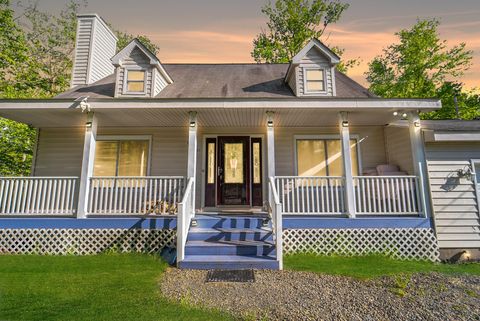 Homes For Sale - 6435 Marvin Gardens Gdns<br/> Tobyhanna, PA 18466