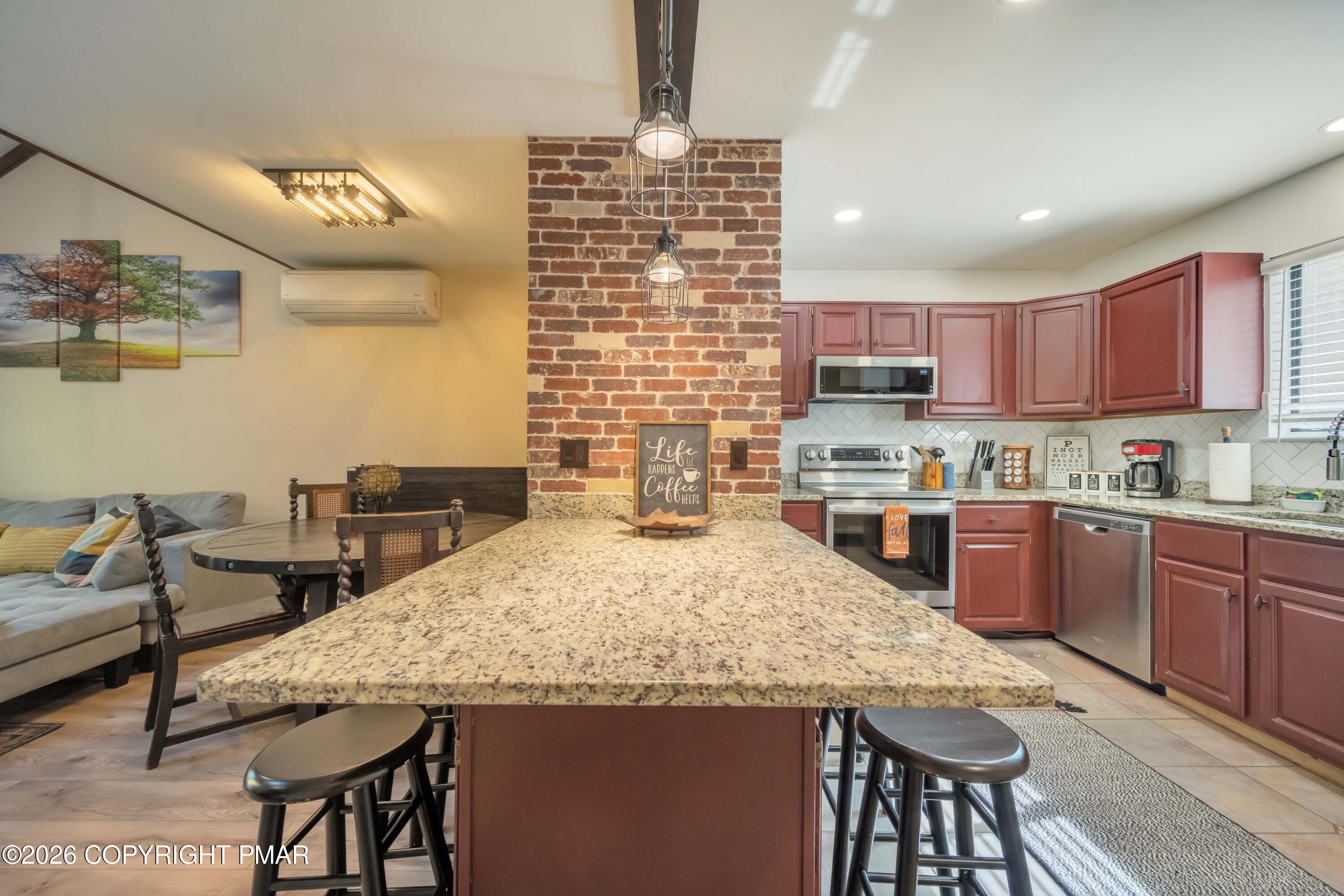25 Middle Village Way