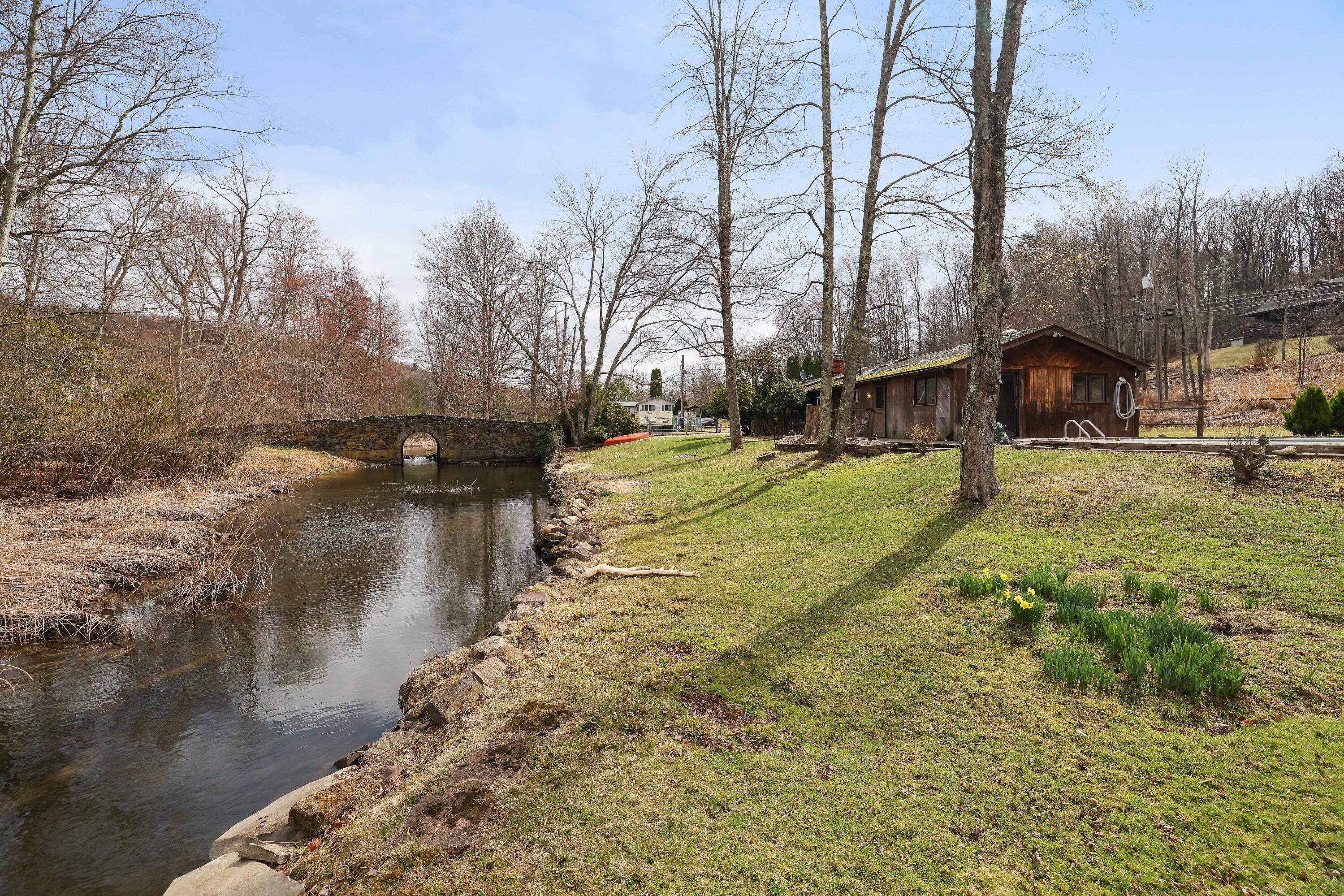 127 Beaver Drive, Harveys Lake, Pennsylvania image 1
